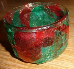 pot en verre recouvert de papier decopatch et verni avec des paillettes