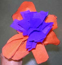 fleur en papier de soie et papier crépon