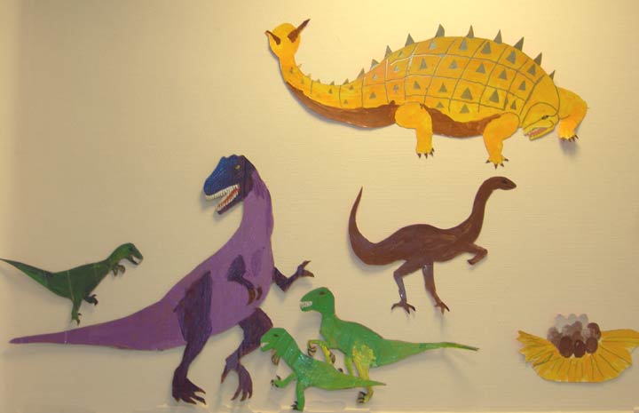 dinosaures en carton