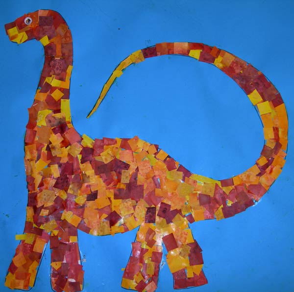 dinosaure avec des mosaïques en papier
