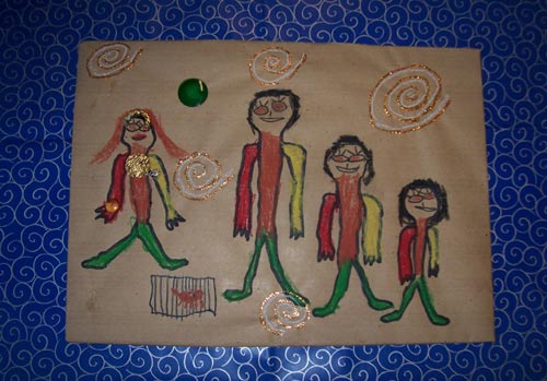 tableau fait par un enfant représentant sa famille à offrir