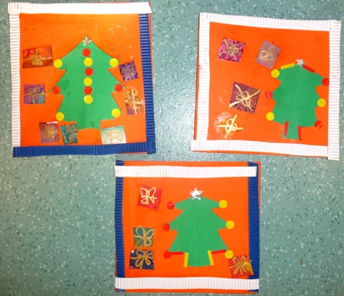 3 cartes de Noël avec sapin et cadeaux en papier collés