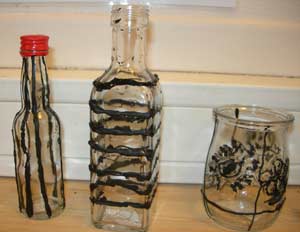 bouteilles en verre décorée avec du cerne de plomb