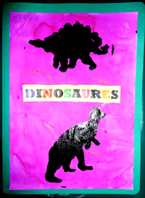 couverture de cahier avec des dinosaures en pochoir