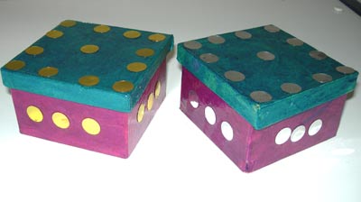 boite décorée avec du papier décopatch en forme de carré