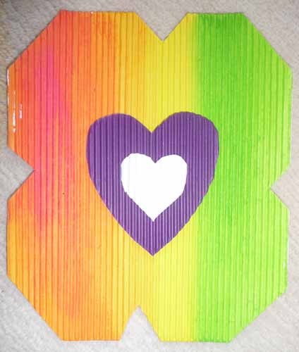 carte en carton ondulé avec un coeur