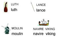 mots sur le Moyen-Âge en capitales d'imprimerie et écriture script